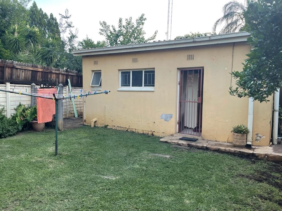 5 Bedroom Property for Sale in Oos Einde North West